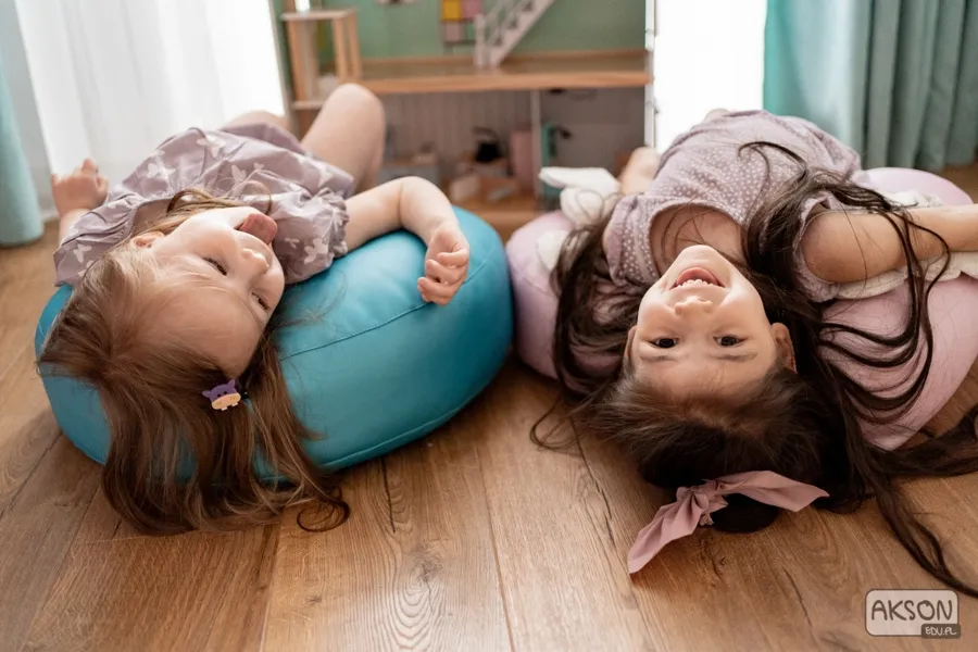 Pufa siedzisko wzór GWIAZDKI 1 szt. kolor do wyboru